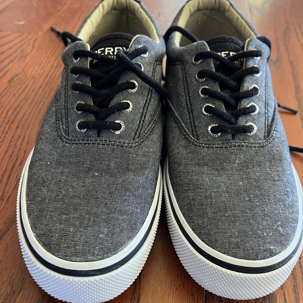 Men’s Sperry Size 8